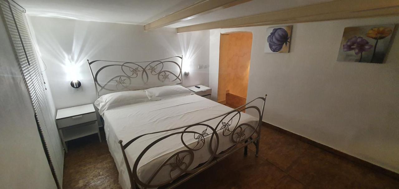 Da Marieddu Appartamento Indipendente In Centro Citta Catánia Buitenkant foto